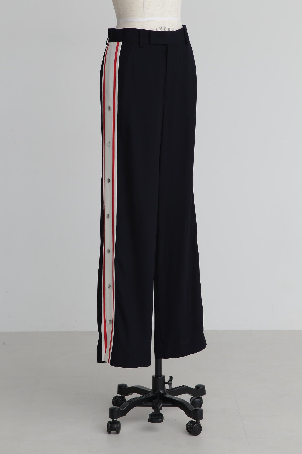 19ea68c3-9645-56b1-9dc0-5bca9a4a4957_Image