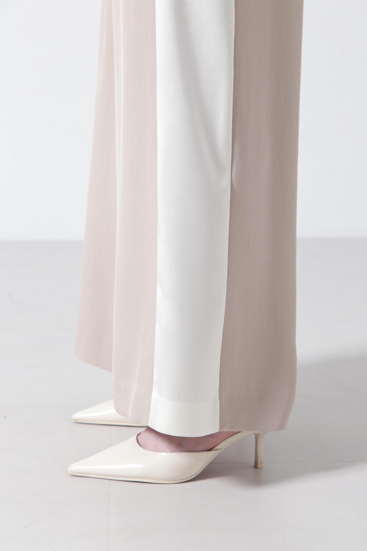 Side Line Wide Pants