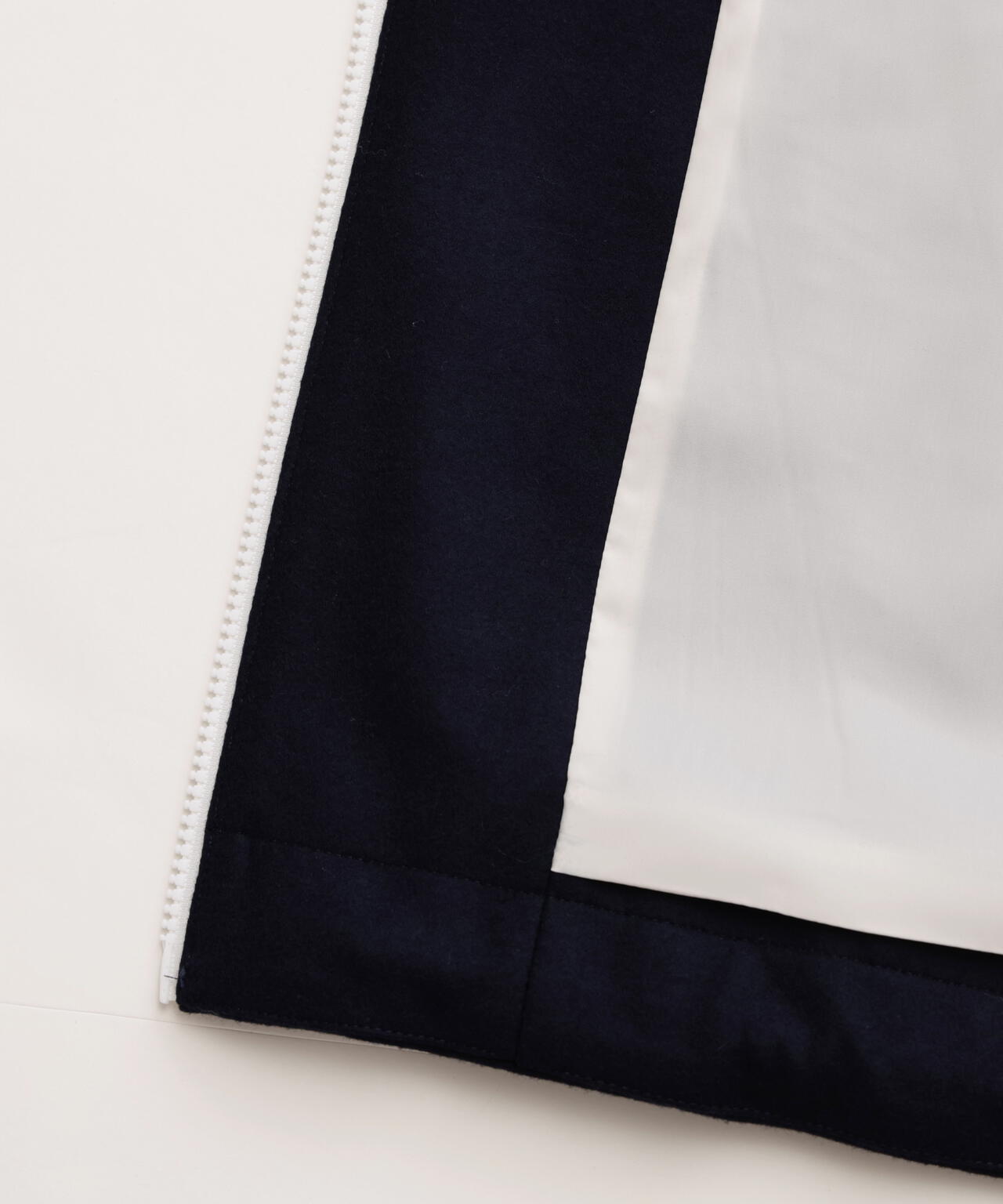 Bicolor Zip Swing Top