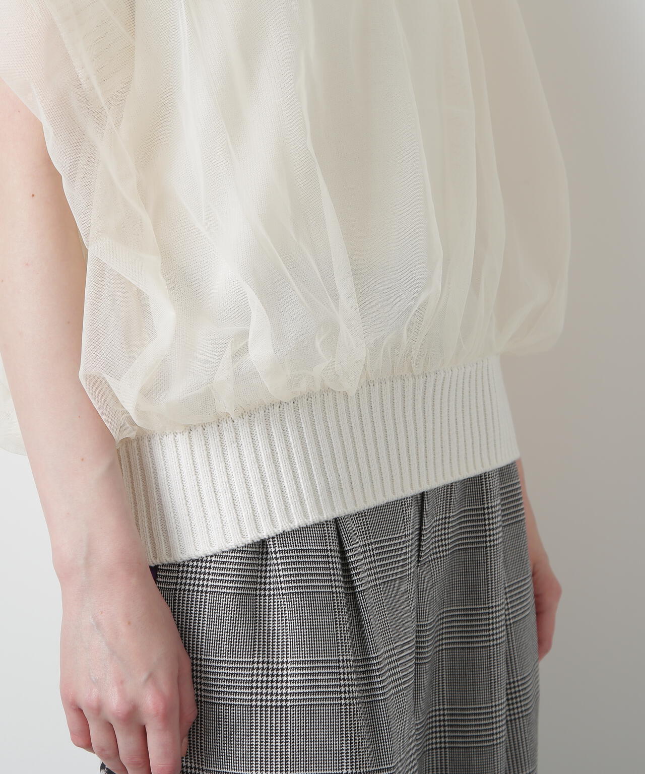 Tulle Combination V-neck Gile