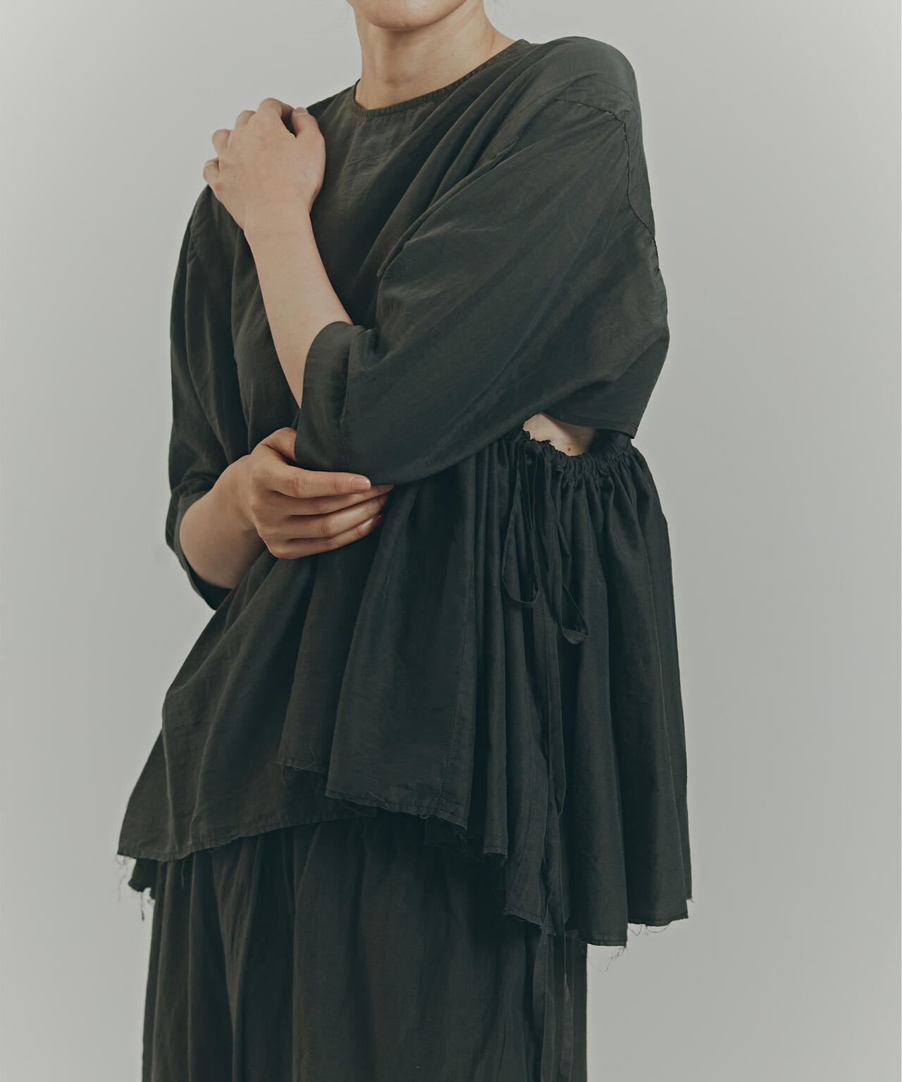 quitan / KHADI COTTON SILK GIRL'S BLOUSE IN DHANETAH JAT
