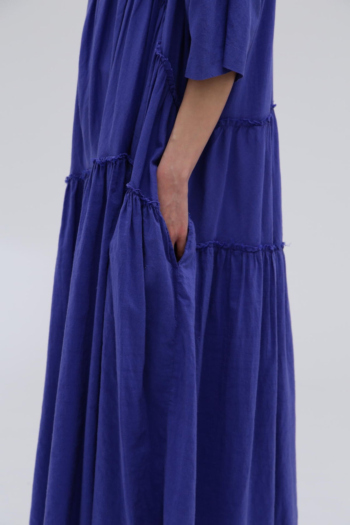 quitan / KHADI COTTON SILK SQUEESED TIRED DRESS