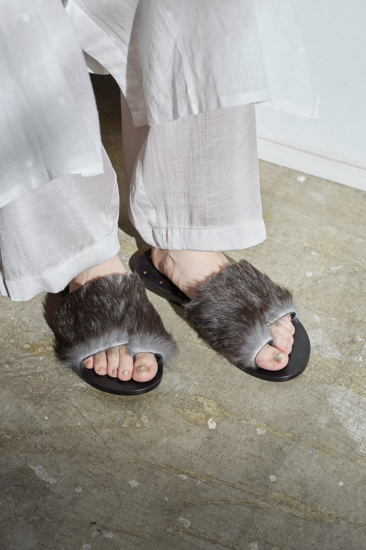 quitan / FUR SANDALS