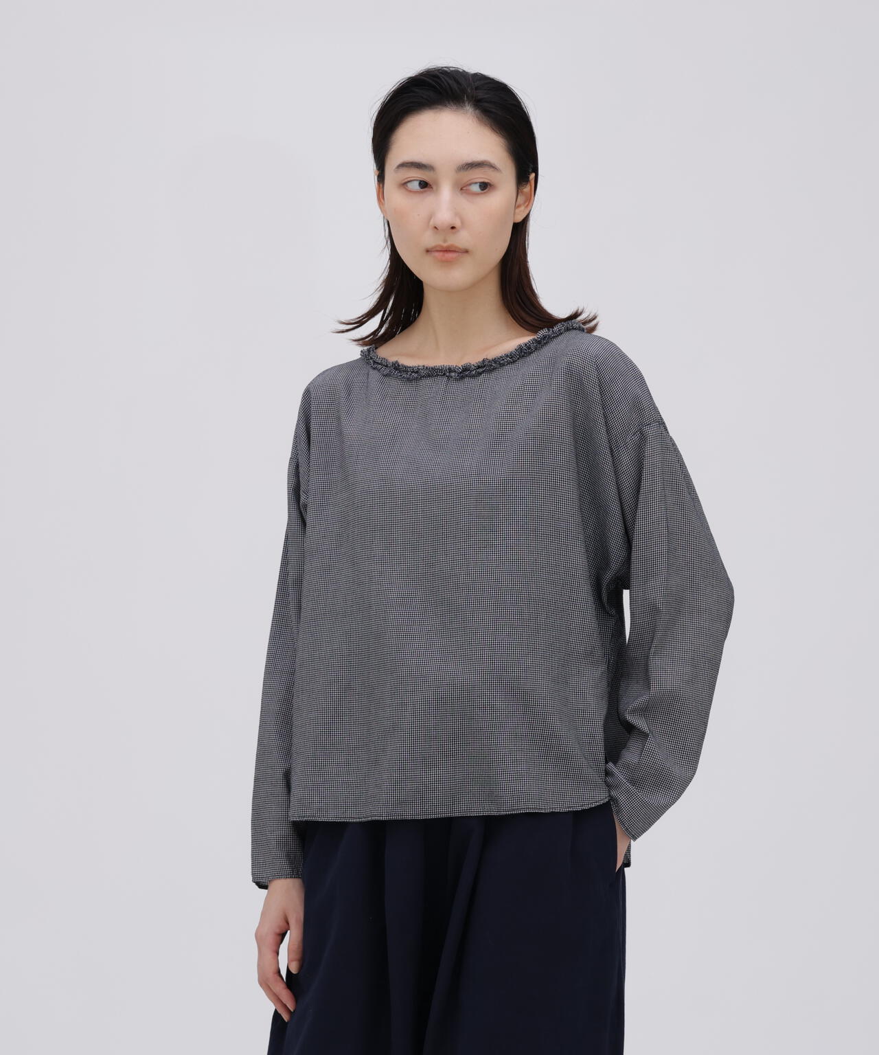 quitan / KHADI COTTON SILK RUFFLE COLLAR TOP