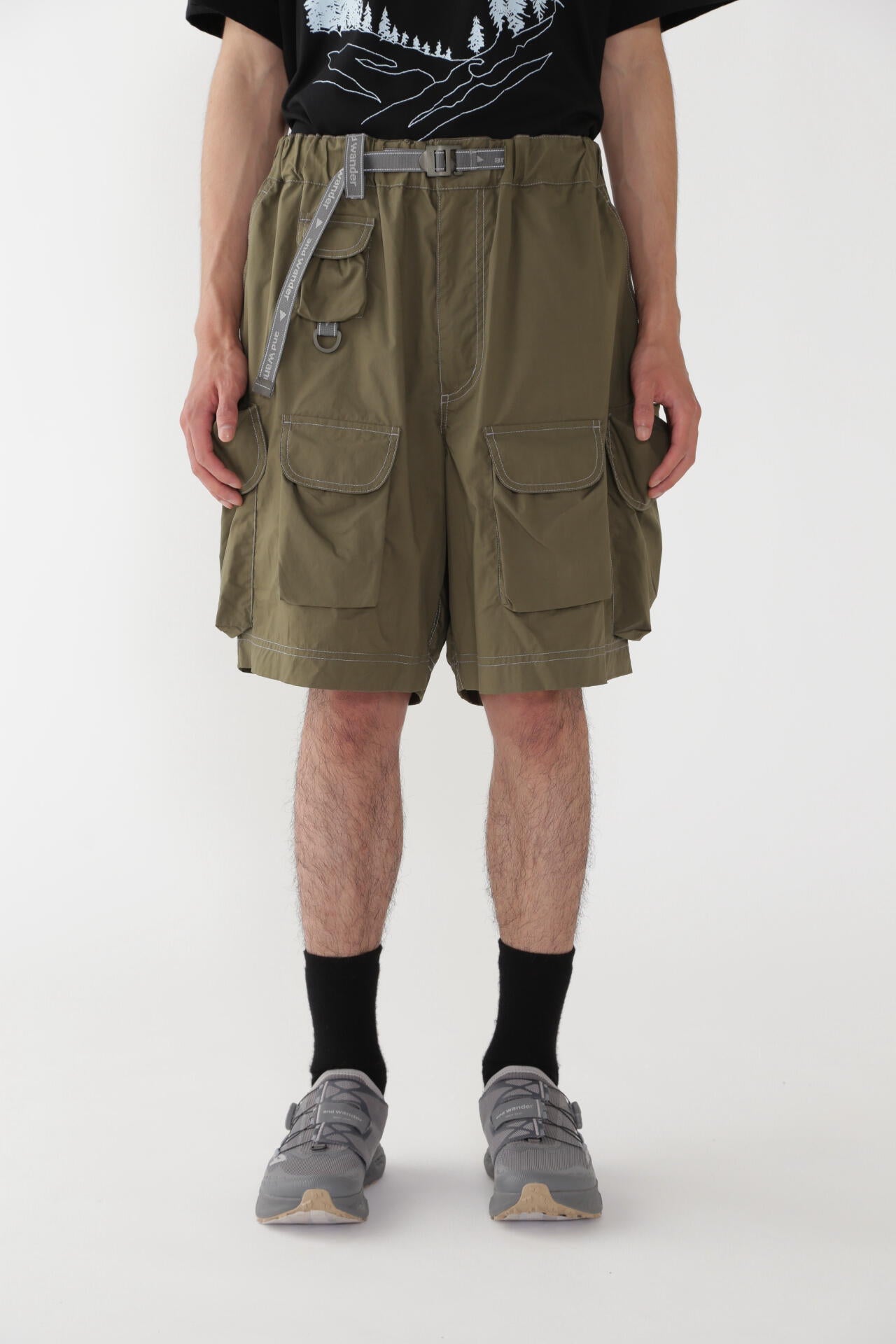 multi pocket short pants (M)