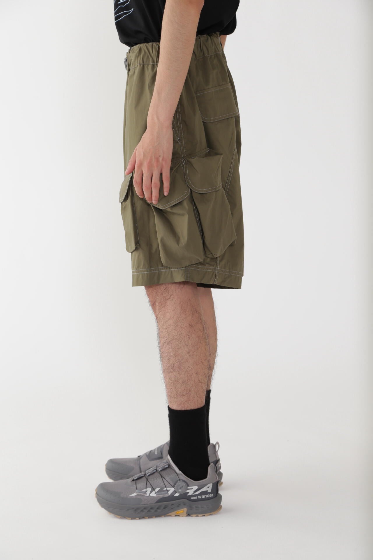 multi pocket short pants (M)