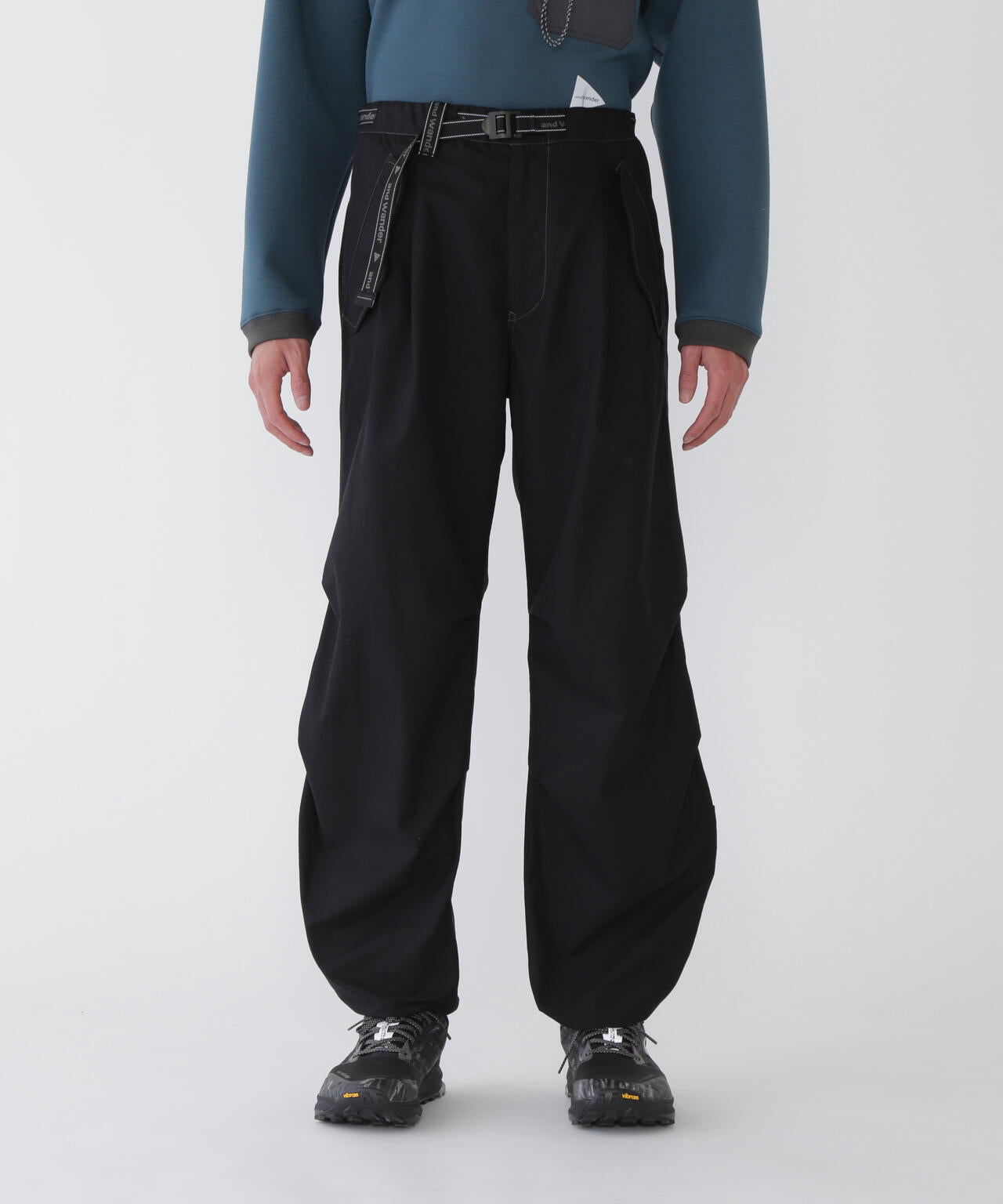 high count cloth side zip hem pants