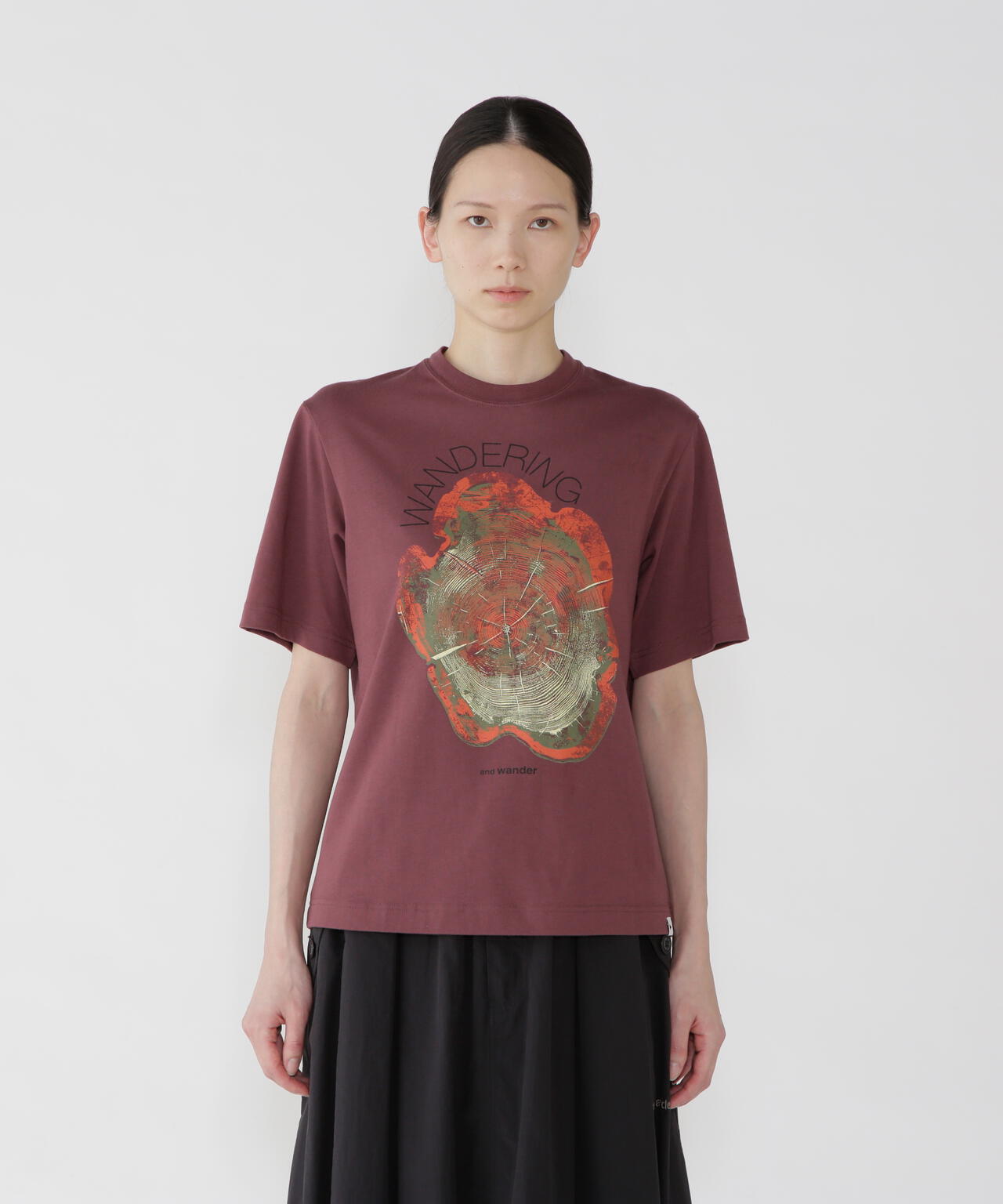 WANDERING printed T | コットン ポリエステル プレーティング天竺 ロゴプリントTシャツ