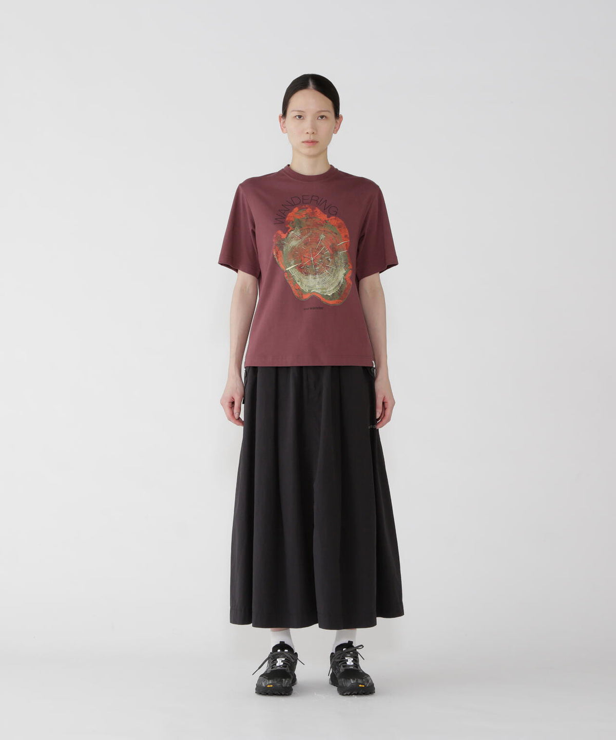 WANDERING printed T | コットン ポリエステル プレーティング天竺 ロゴプリントTシャツ