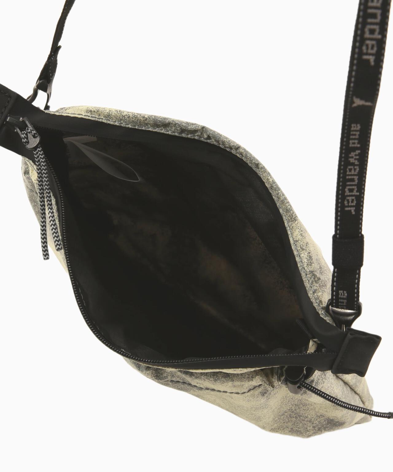 ROA x and wander sil printed sacoche