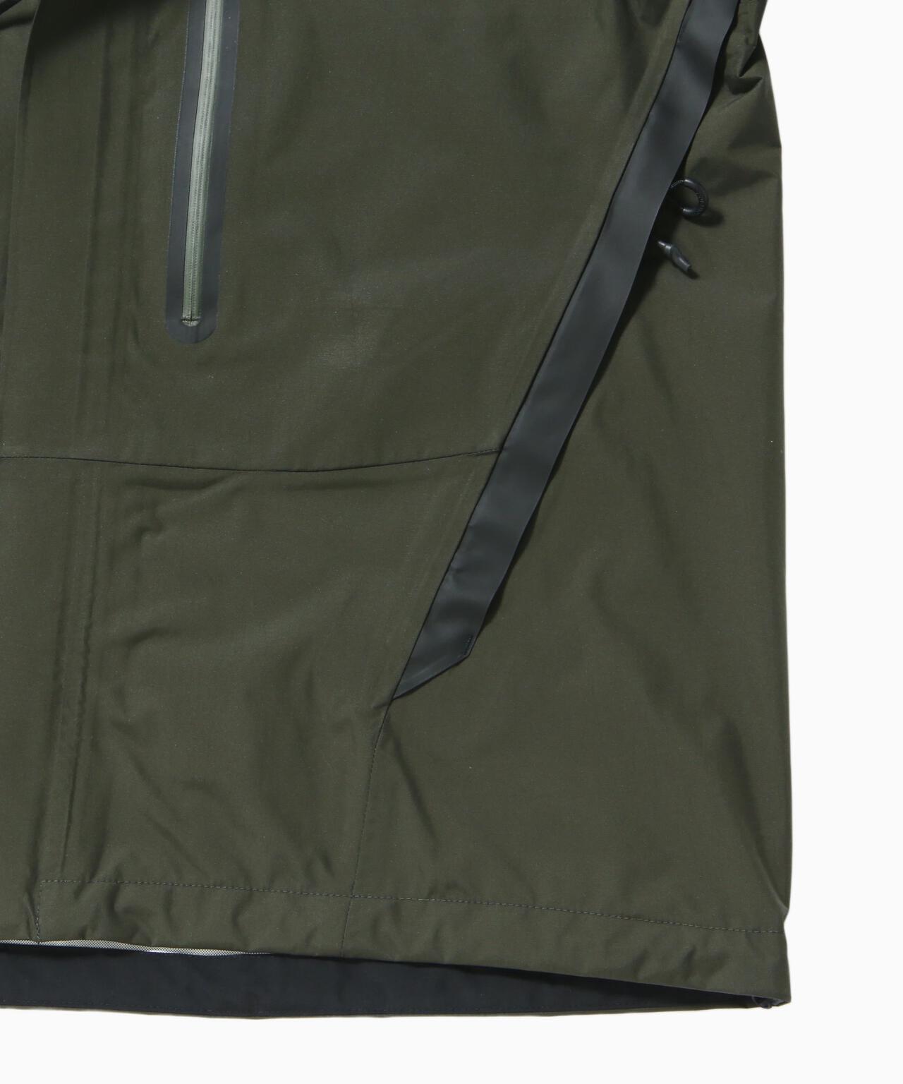 2.5L hiker rain jacket