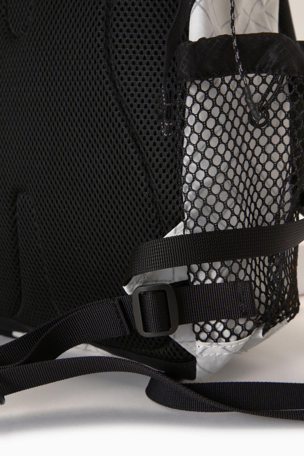 ECOPAK 18L backpack | ECOPAK リサイクルポリエステル 18L バックパック