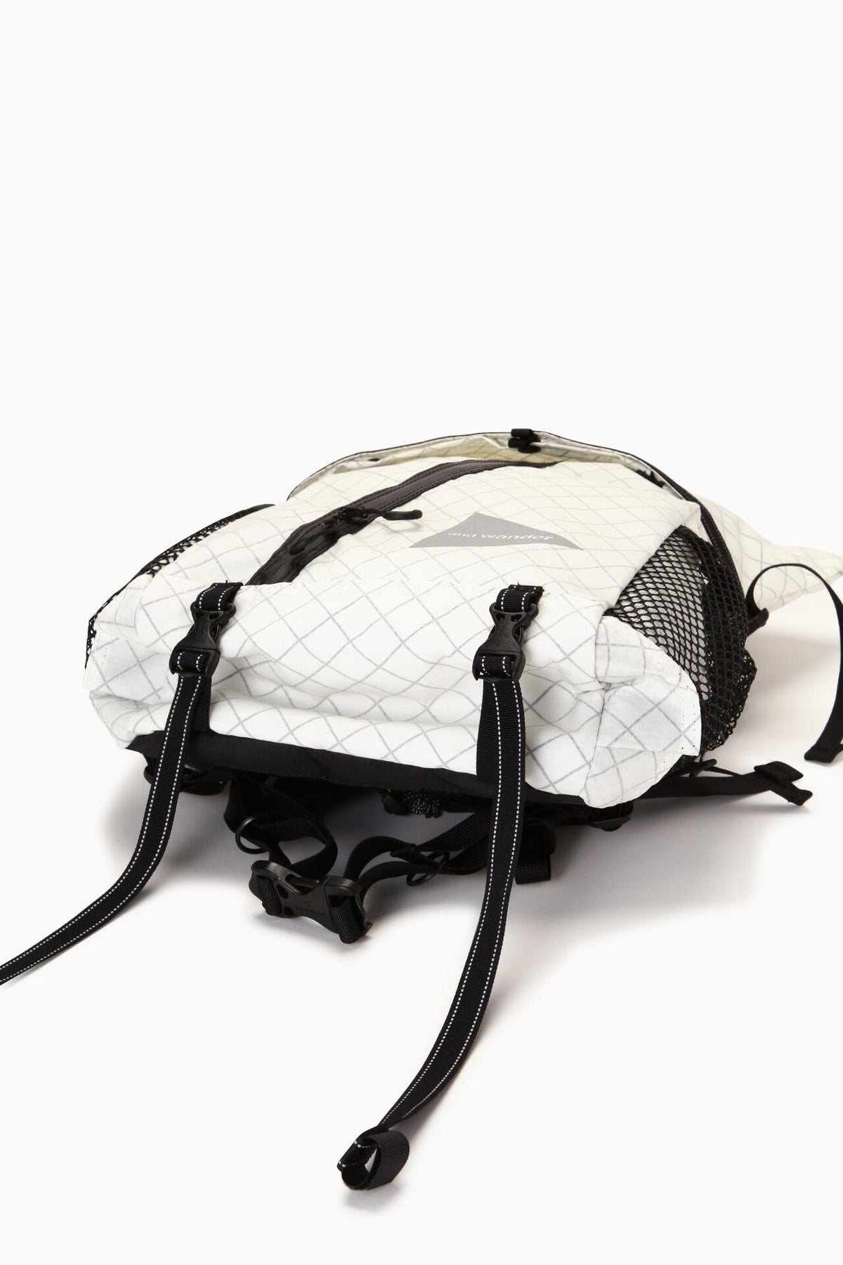 ECOPAK 18L backpack | ECOPAK リサイクルポリエステル 18L バックパック