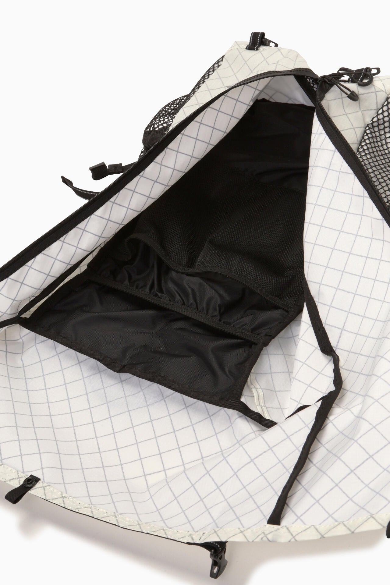 ECOPAK 18L backpack | ECOPAK リサイクルポリエステル 18L バックパック