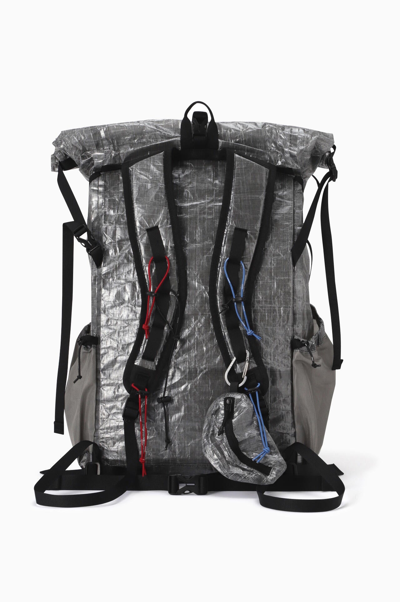 UL backpack with Dyneema