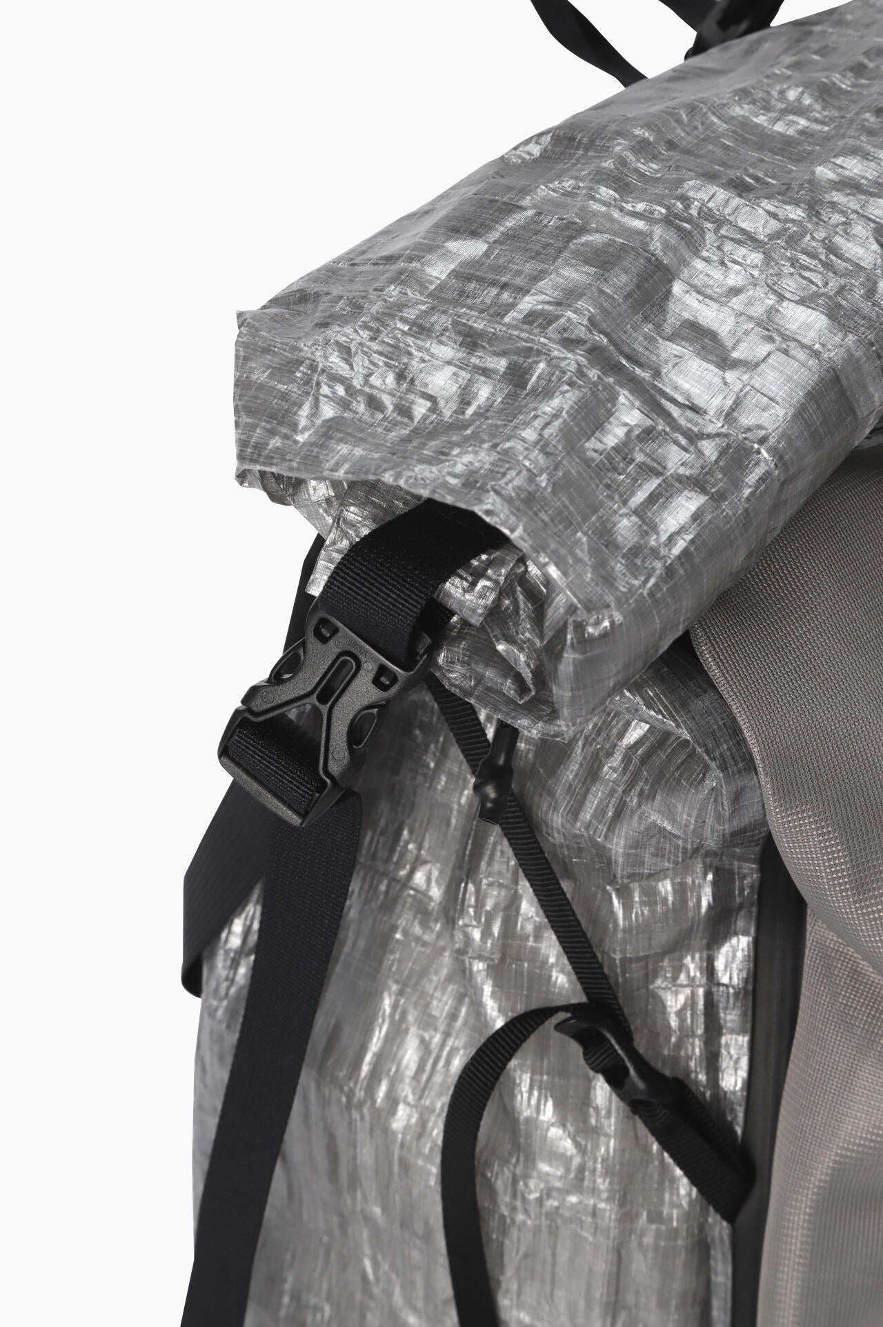 UL backpack with Dyneema