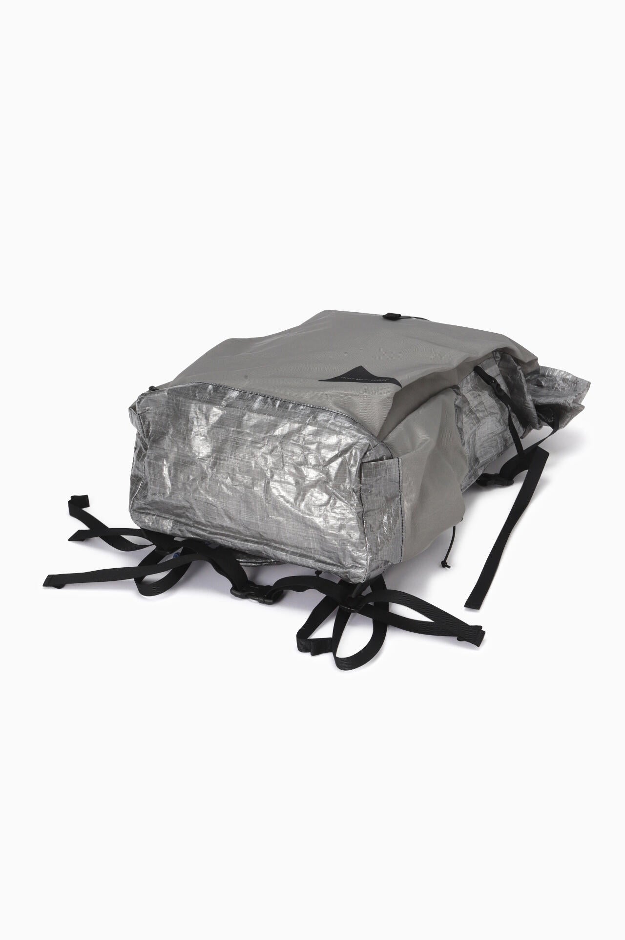UL backpack with Dyneema