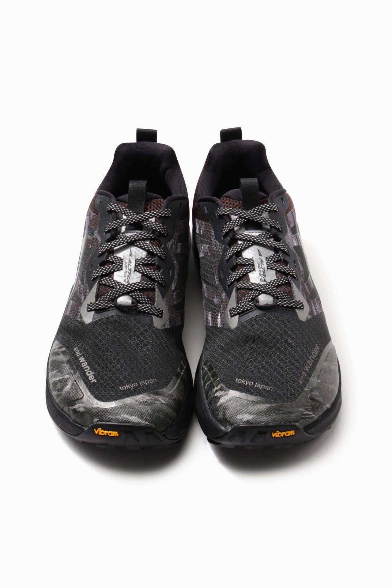 Altra×and wander LONE PEAK 9+