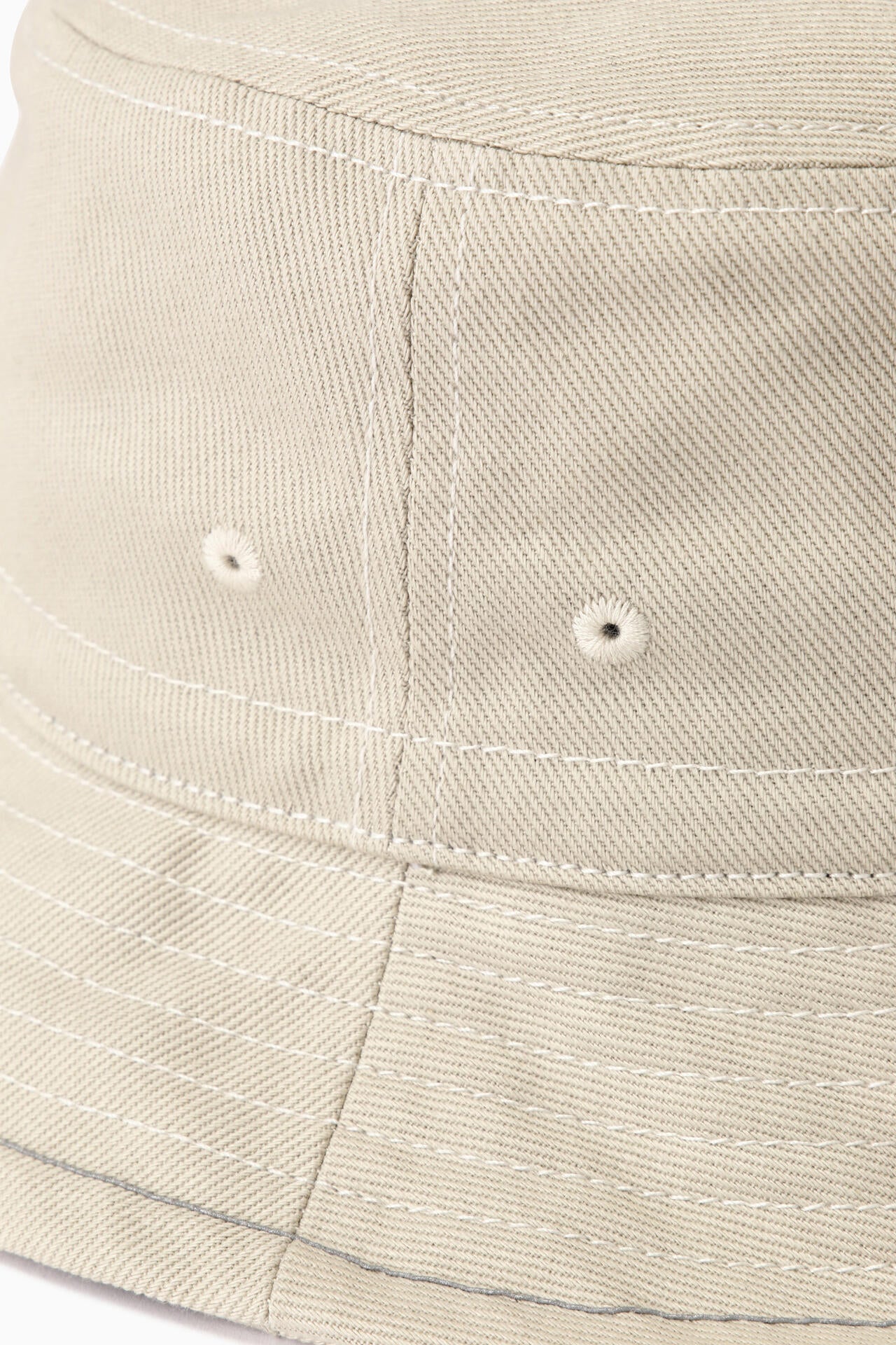 98827339-84fe-57f7-a012-37786d94d3d3_Image