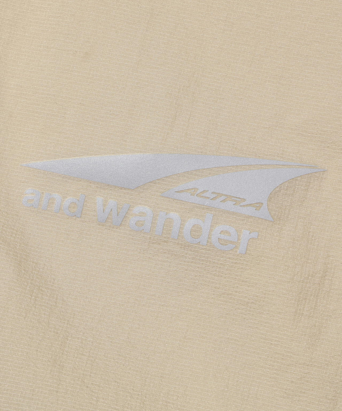 Altra × and wander ventilation wind jacket