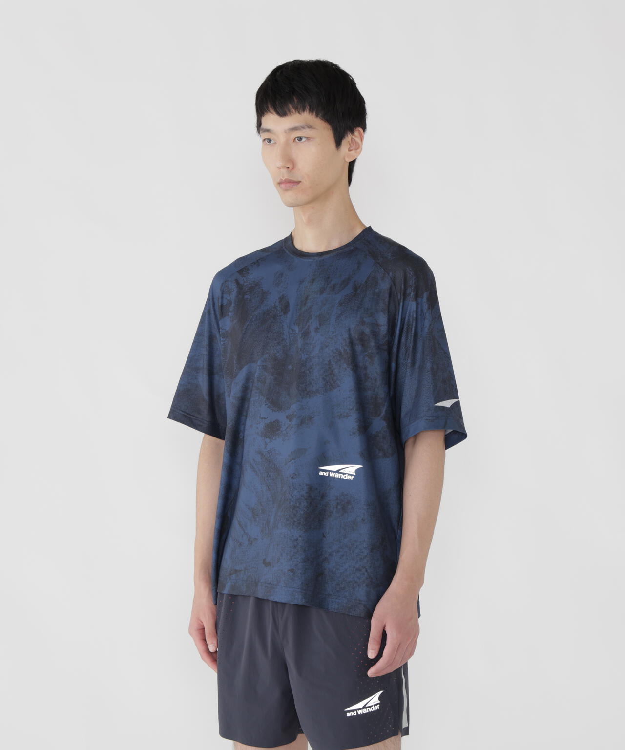 Altra × and wander graphic SS T