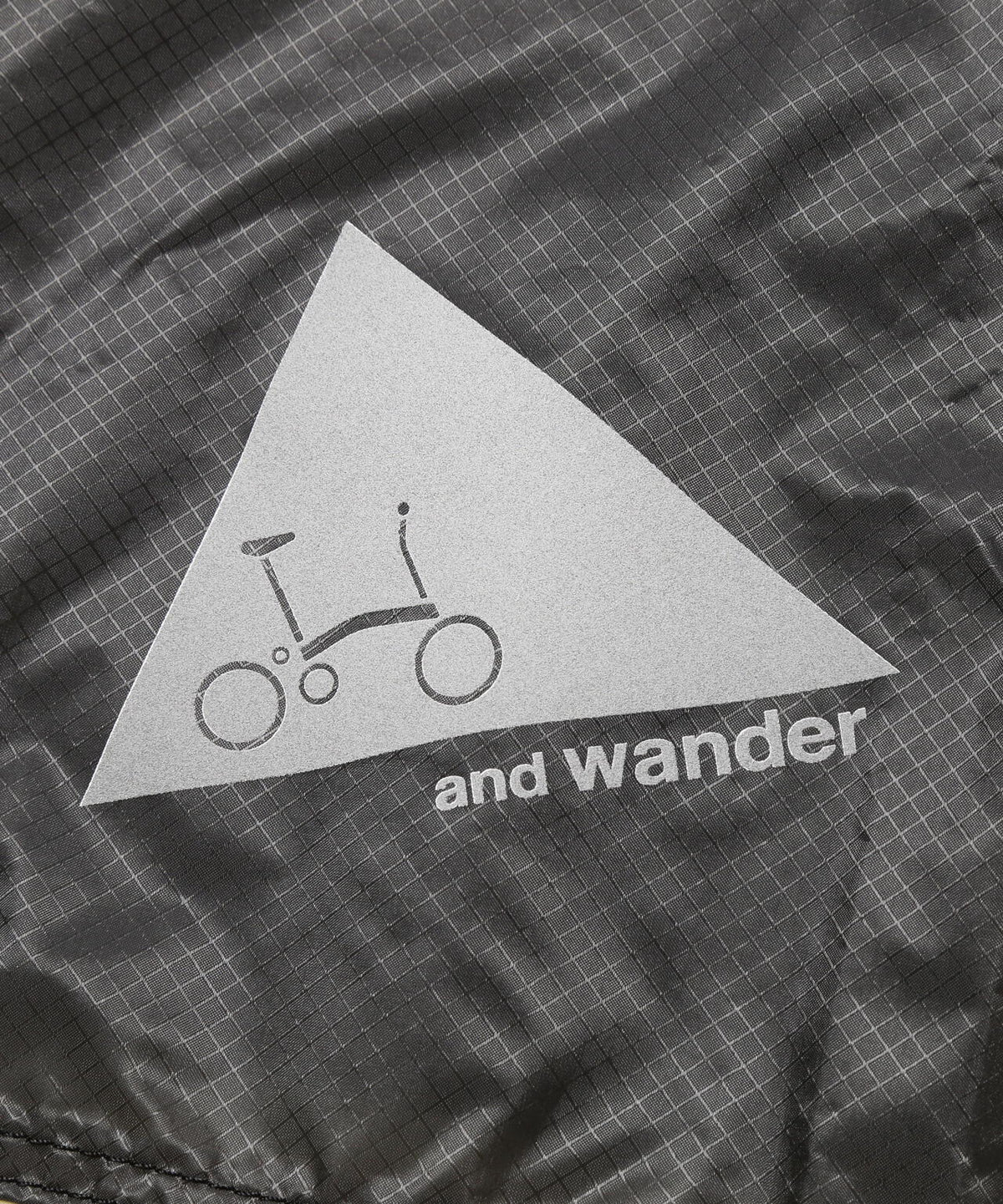 Brompton × sil poncho