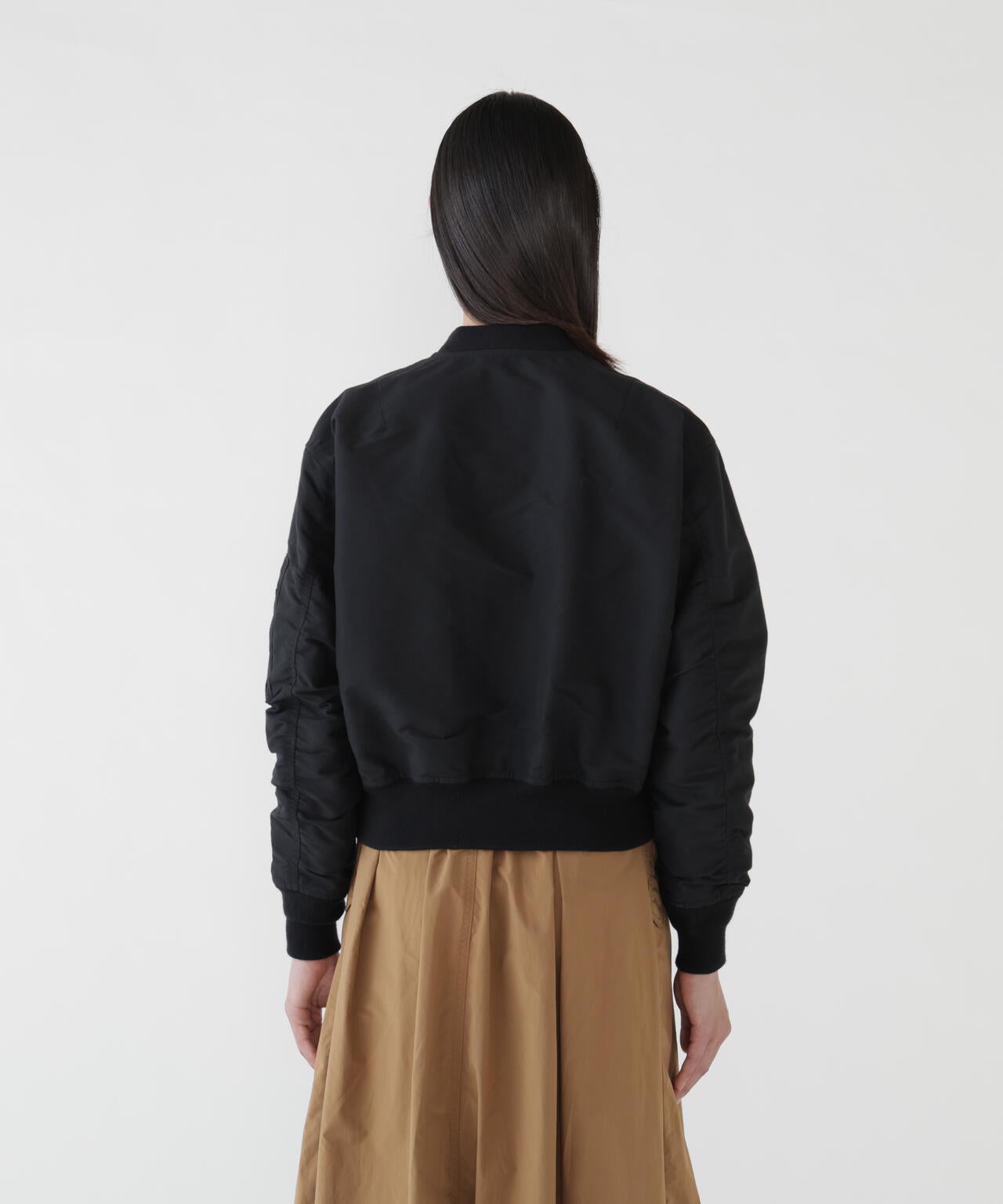 Height:178cm Bust:84cm Waist:60cm Hips:88cm 着用サイズ:WM