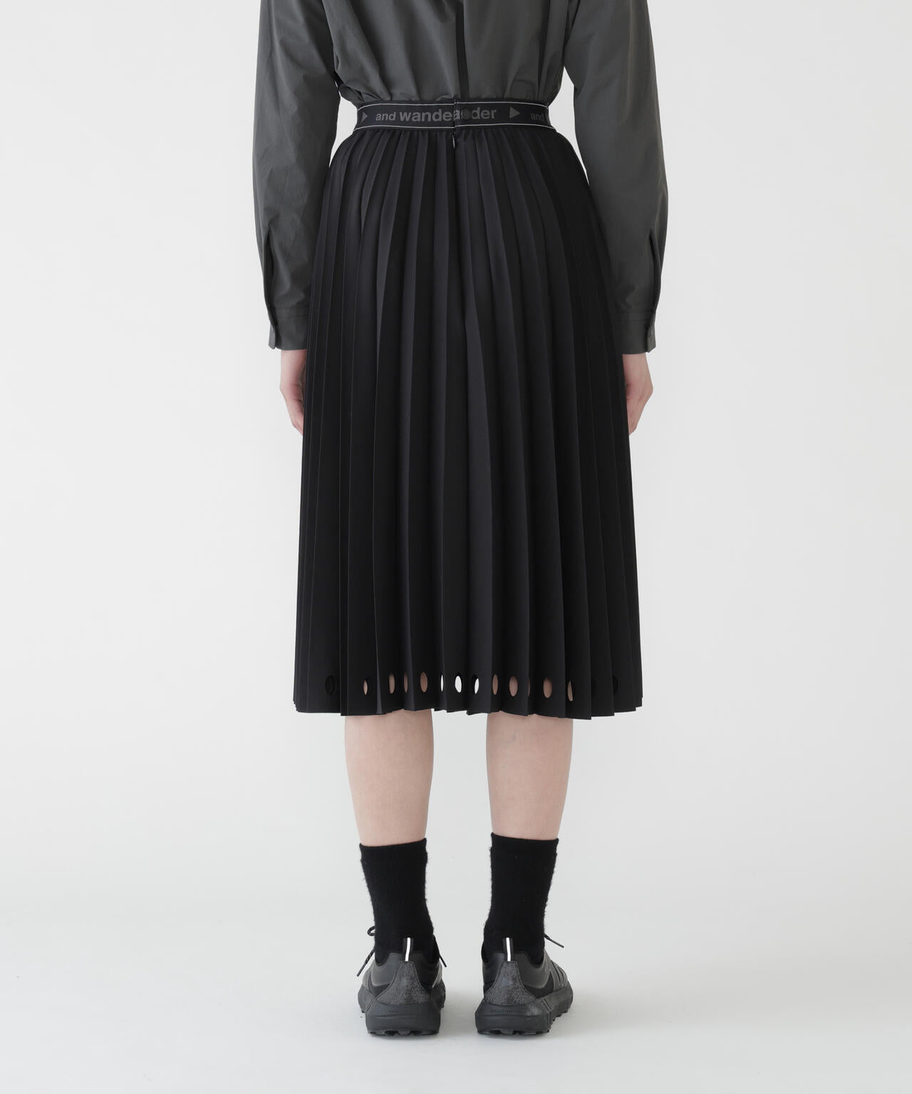 Height:178cm Bust:84cm Waist:60cm Hips:88cm 着用サイズ:WM