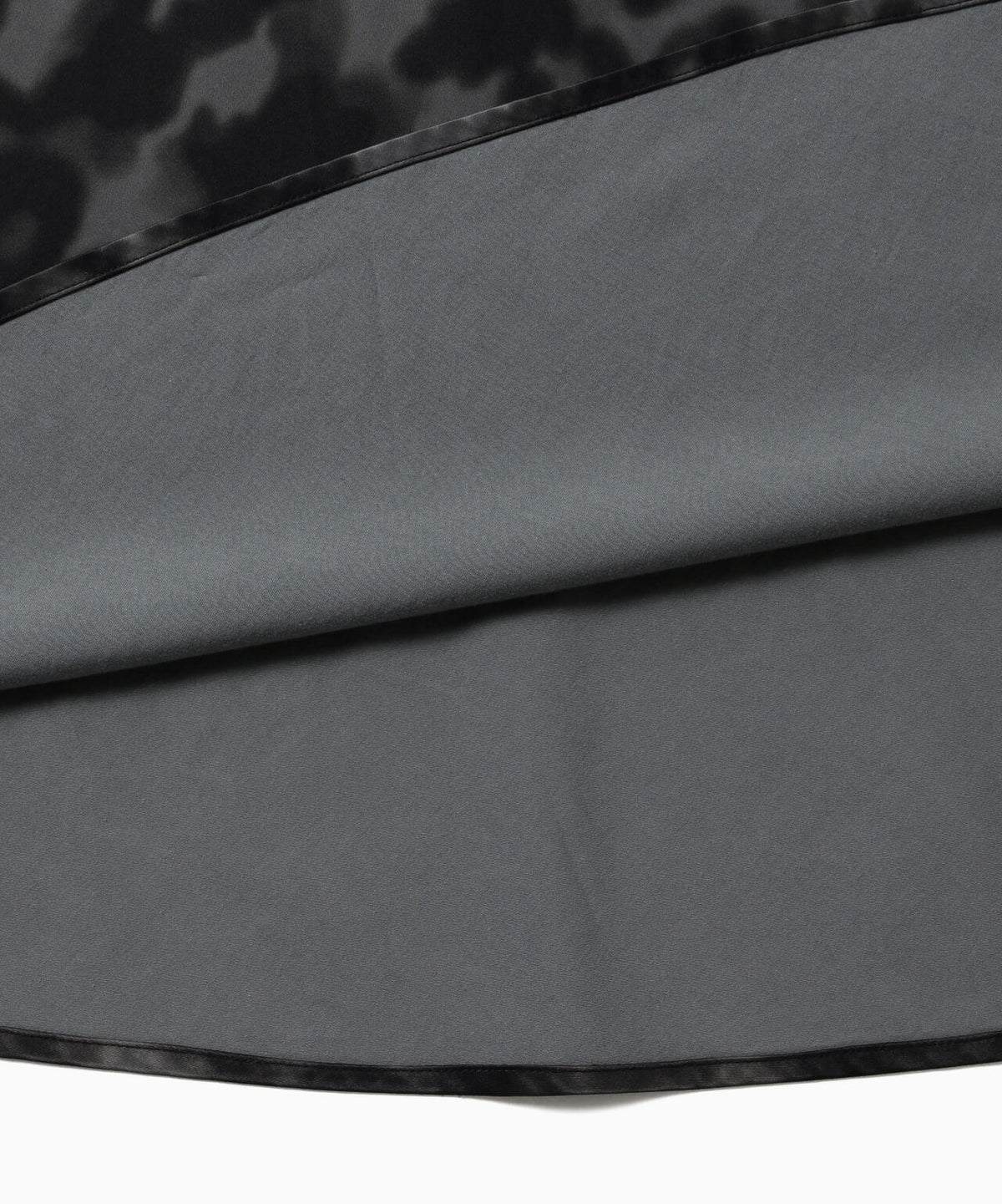 printed satin skirt (W) | プリンテッド サテン スカート