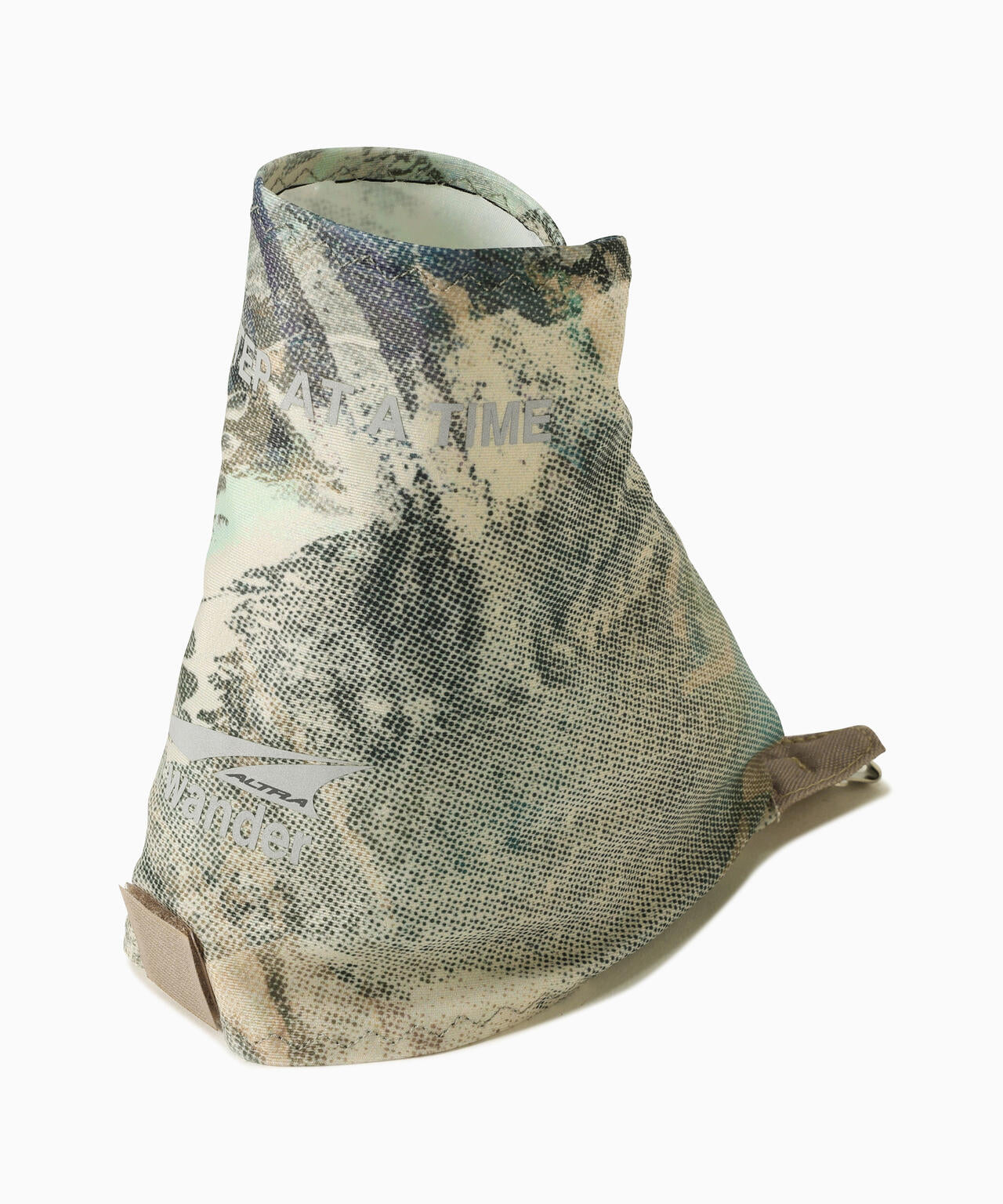 Altra × and wander graphic trail gaiter