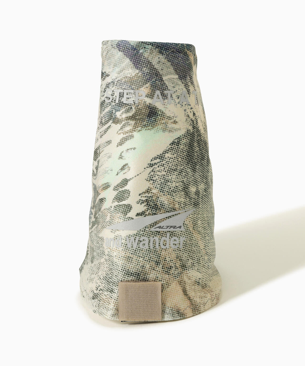 Altra × and wander graphic trail gaiter