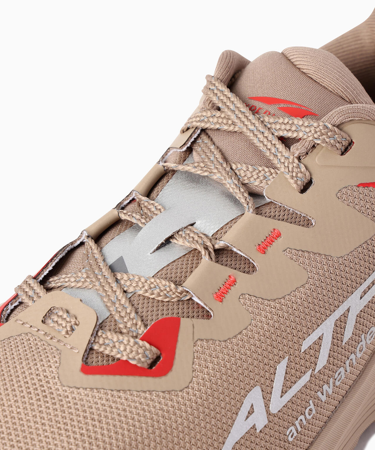Altra × and wander EXPERIENCE WILD 3+