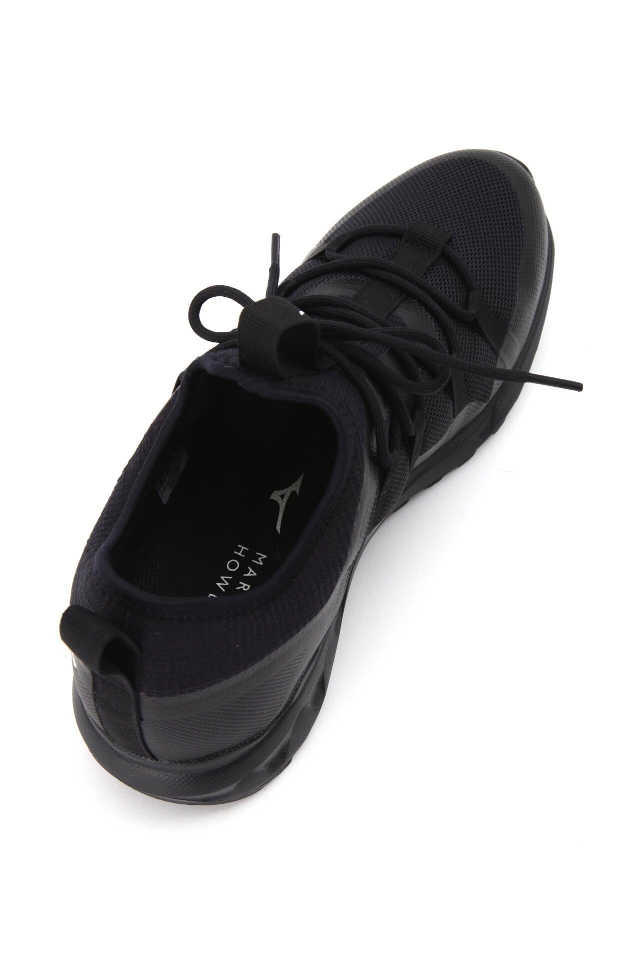WOMEN MIZUNO PULL ON WALKING SHOES