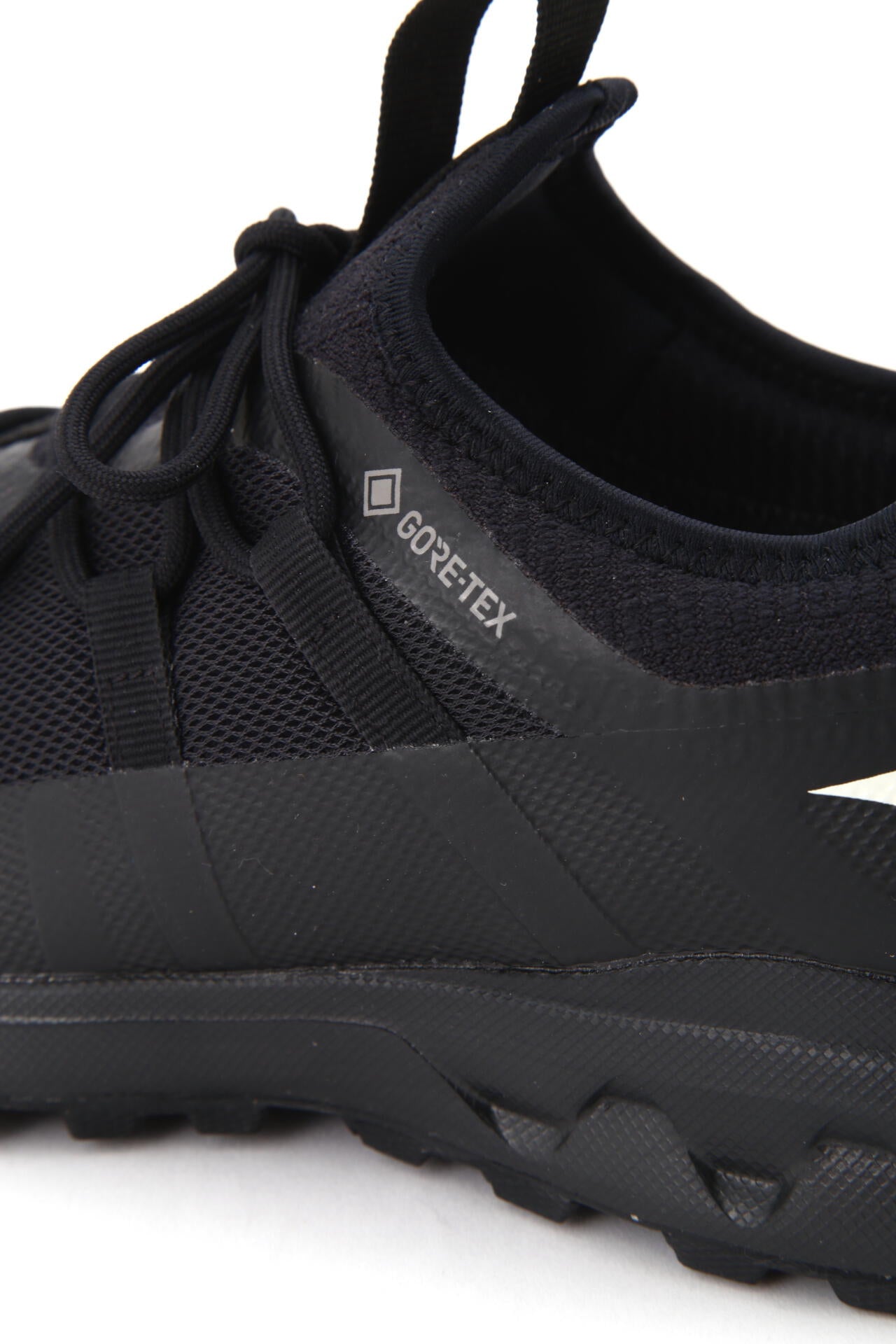 WOMEN MIZUNO PULL ON WALKING SHOES