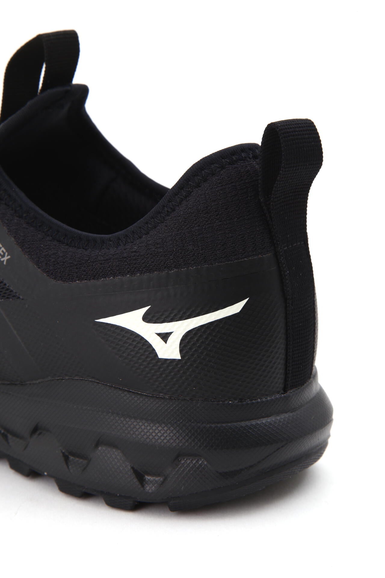 WOMEN MIZUNO PULL ON WALKING SHOES