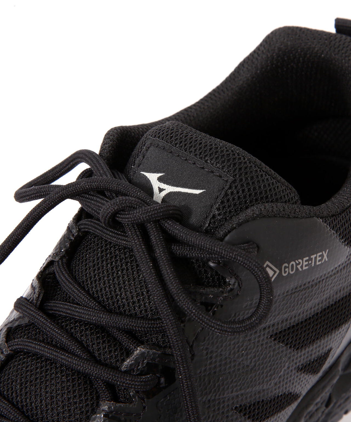 WOMEN V2 GORE-TEX HIKING SHOES