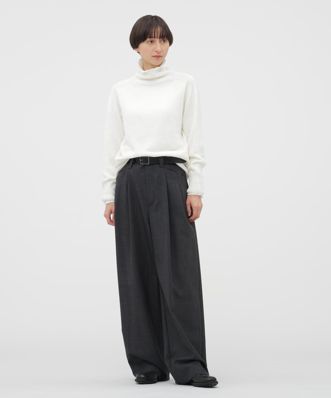 CRISP WOOL PLAINWEAVE TROUSERS