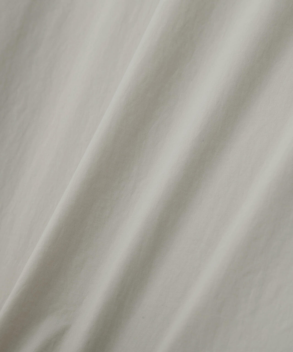 WATER REPELLENT LIGHTWEIGHT NYLON POPLIN TROUSERS