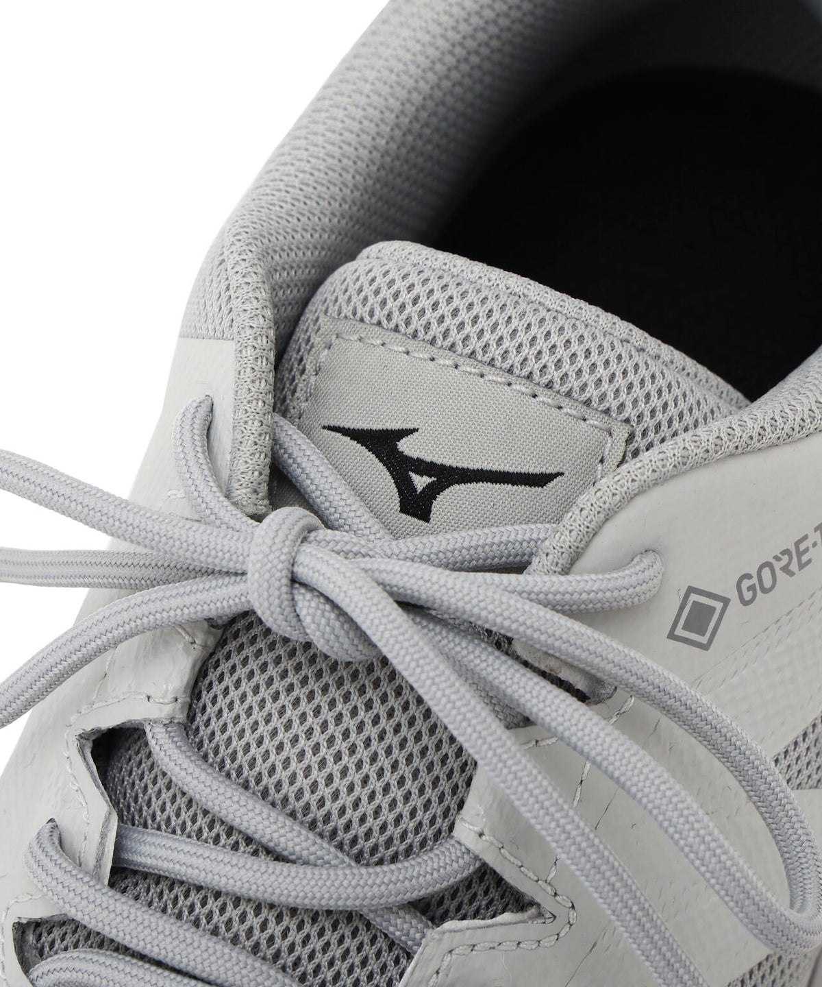 WOMEN V2 GORE-TEX HIKING SHOES
