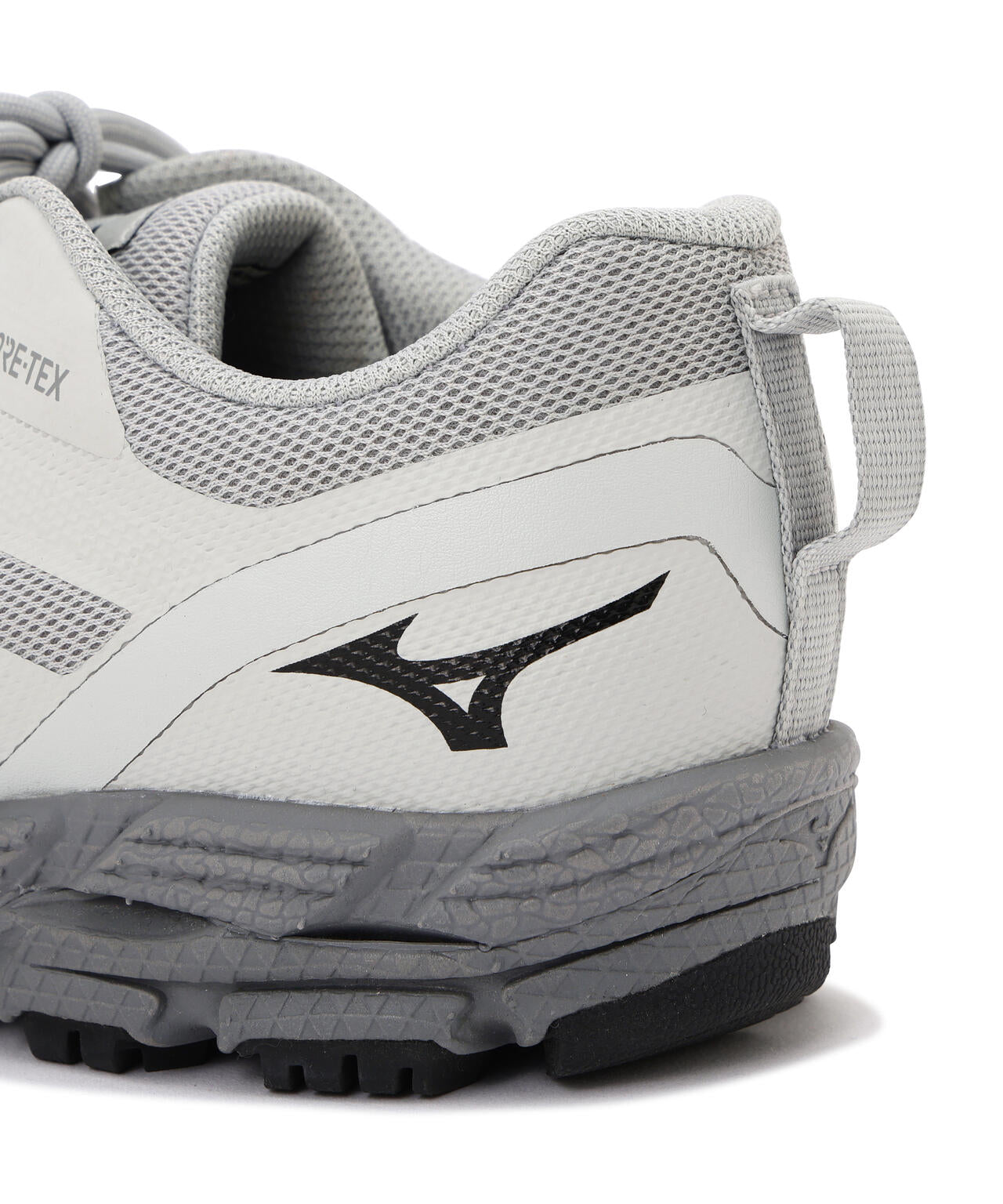 WOMEN V2 GORE-TEX HIKING SHOES