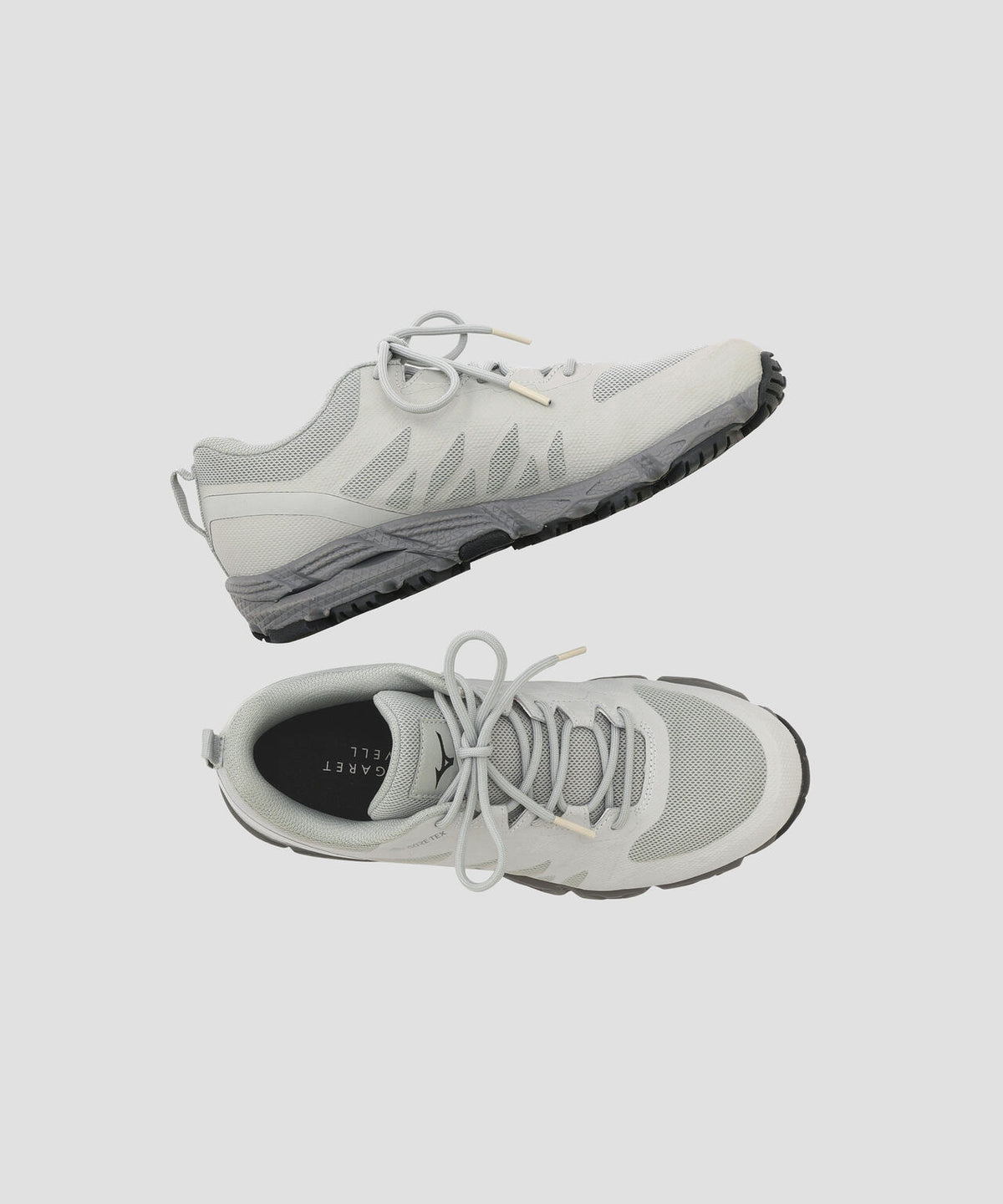 WOMEN V2 GORE-TEX HIKING SHOES