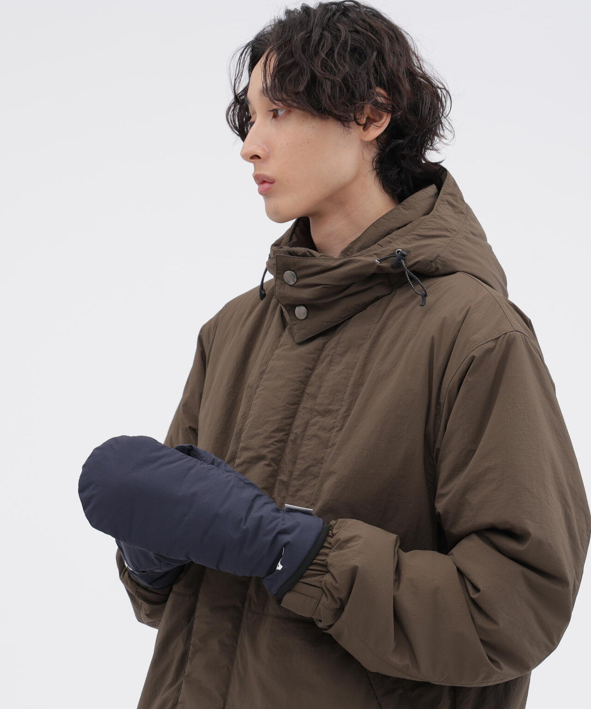 身長185cm B84 W66cm H91cm