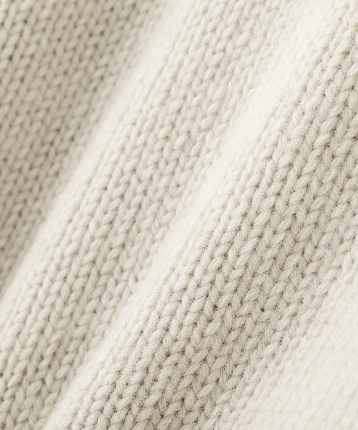 SOFT WOOL KNITWEAR