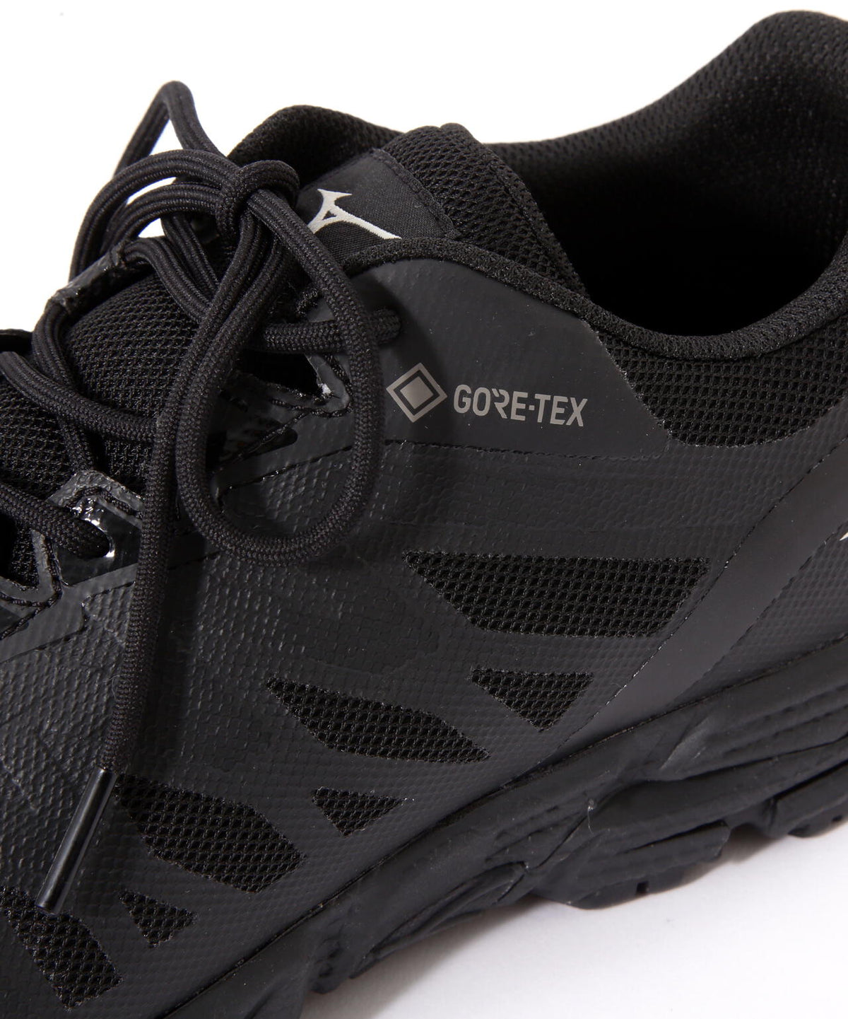 MEN V2 GORE-TEX HIKING SHOES