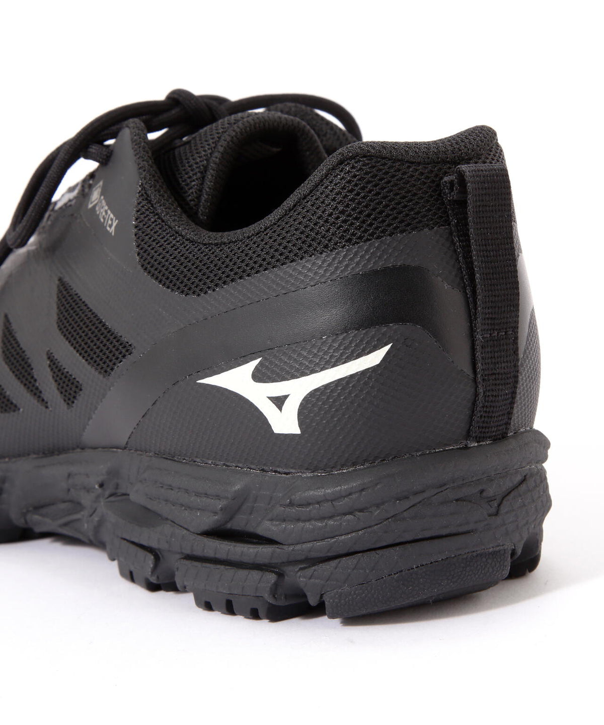 MEN V2 GORE-TEX HIKING SHOES