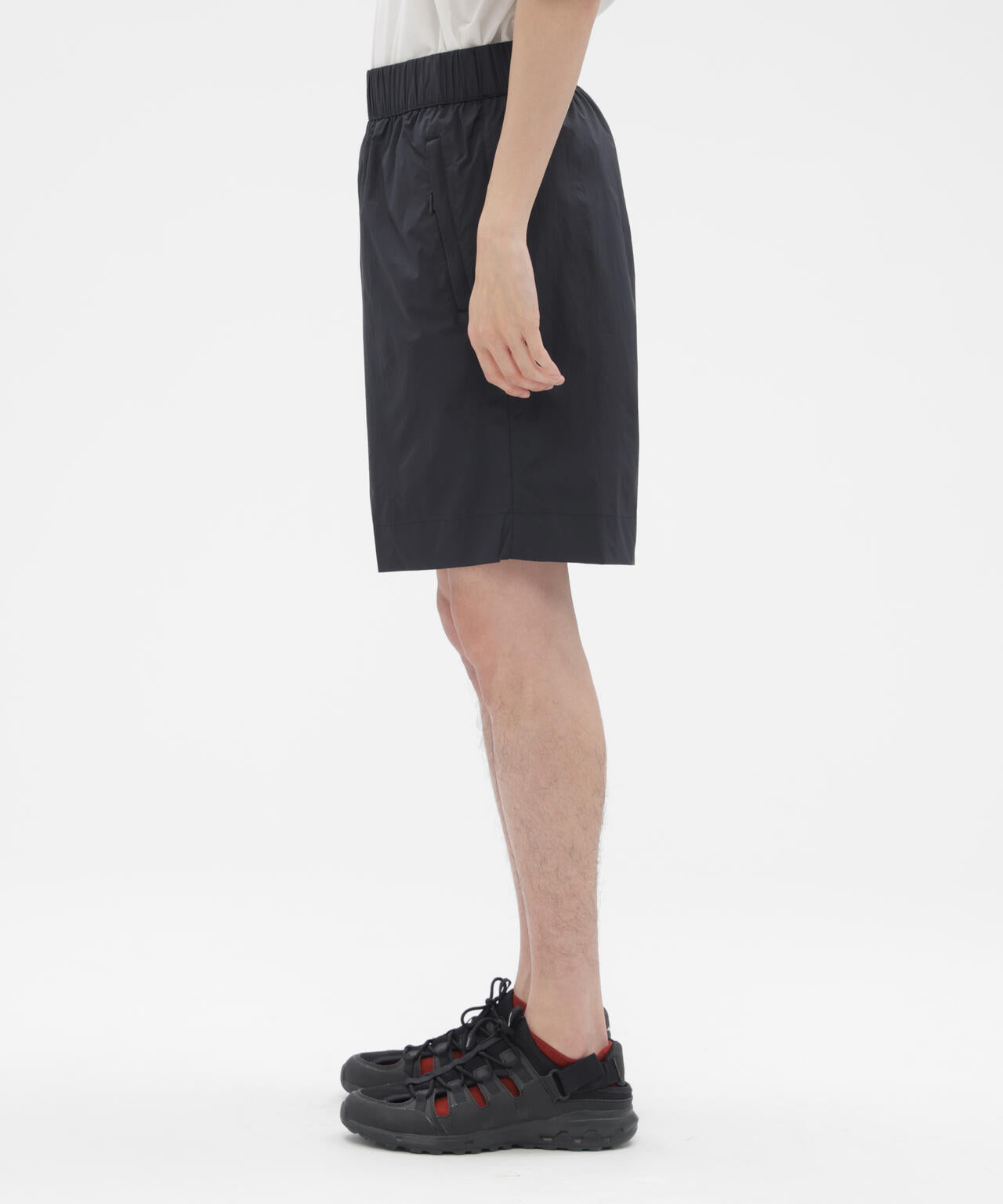 WATER REPELLENT LIGHTWEIGHT NYLON POPLIN TROUSERS