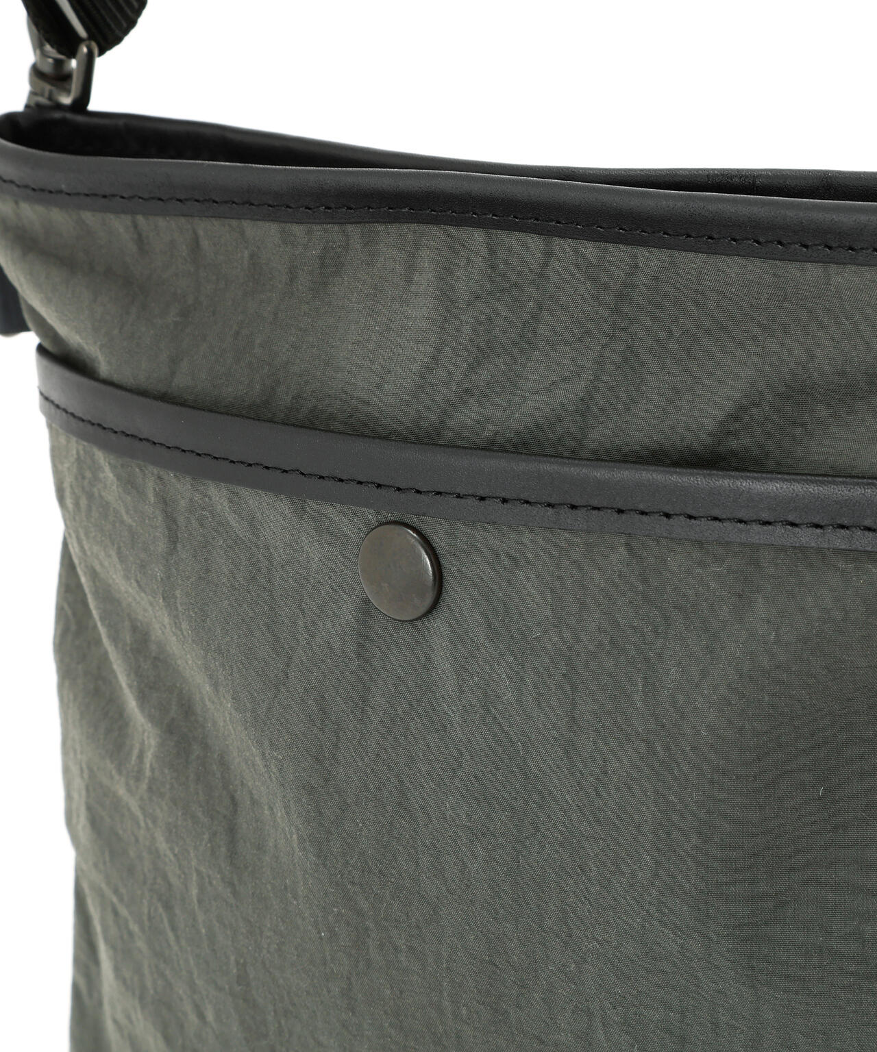 SHOWERPROOF NYLON
