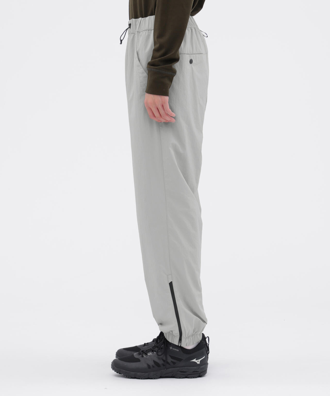身長185cm B84 W66cm H91cm 着用サイズ:XL