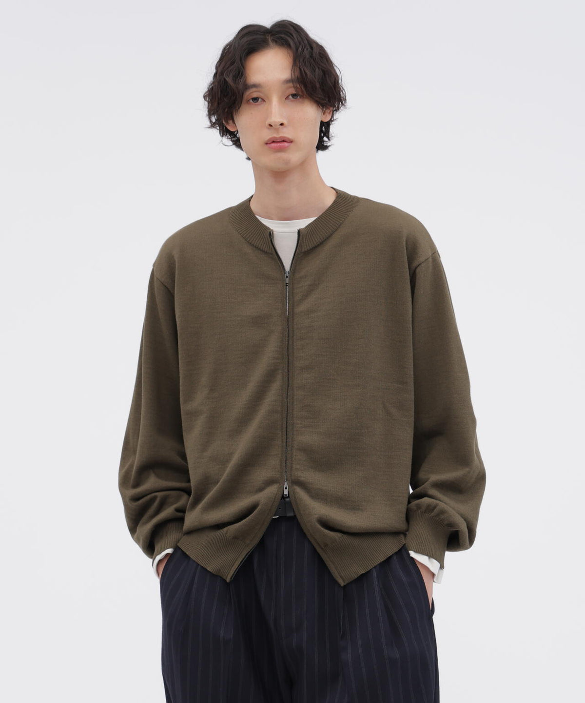 身長185cm B84 W66cm H91cm 着用サイズ:L