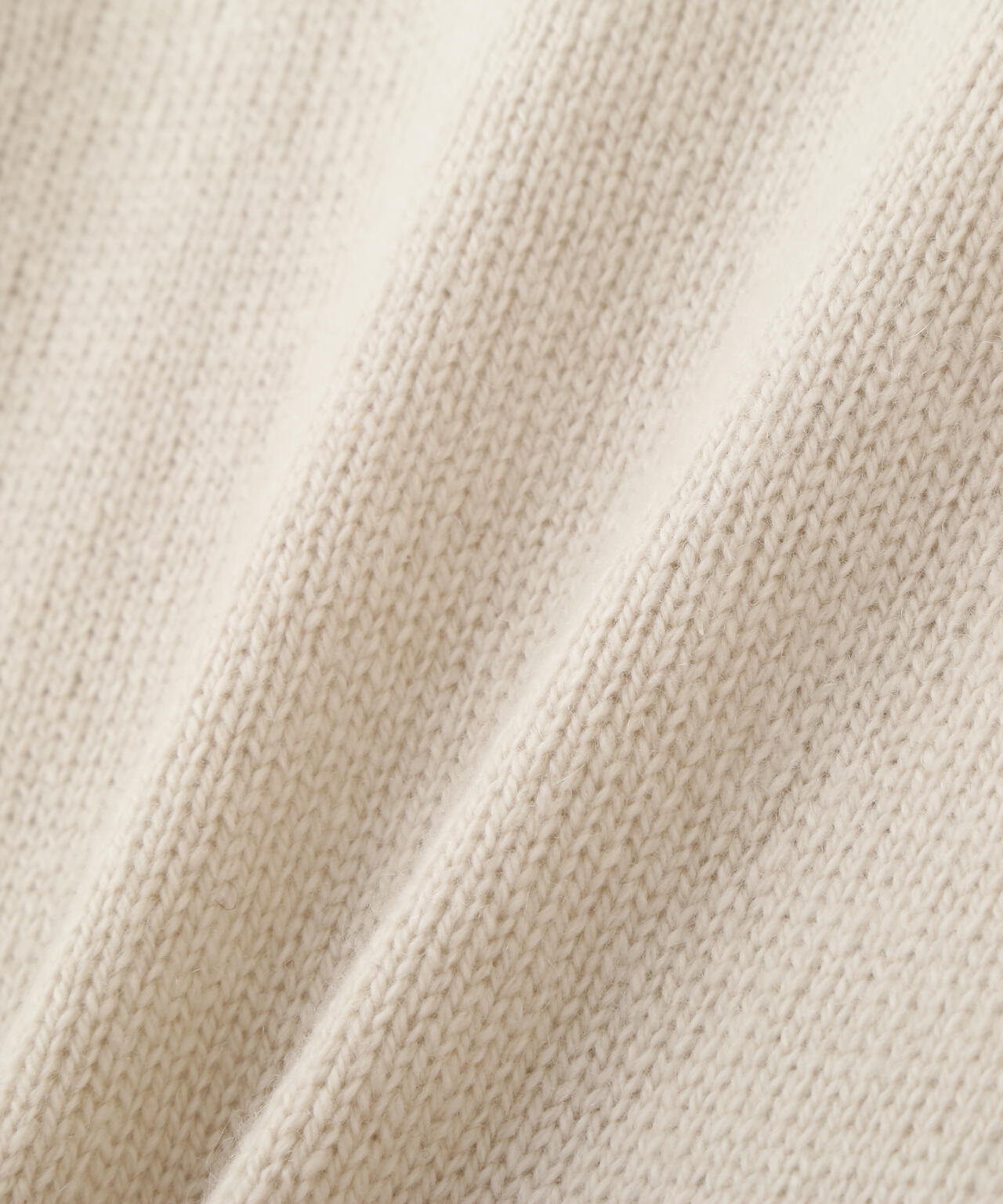 SOFT CASHMERE KNITWEAR